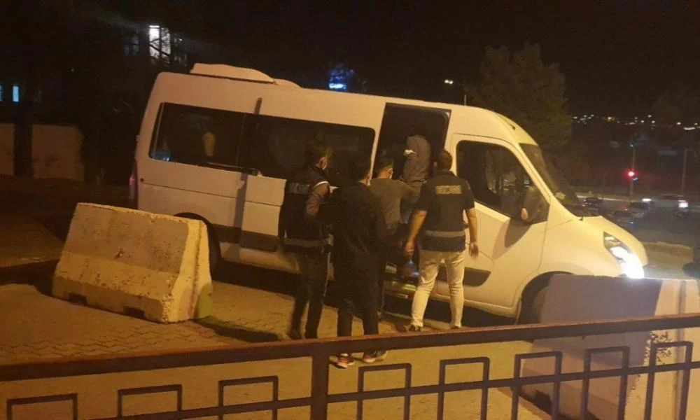 Τουρκία: Συνελήφθησαν τρία «μέλη της FETO» που προσπαθούσαν να περάσουν στην Ελλάδα